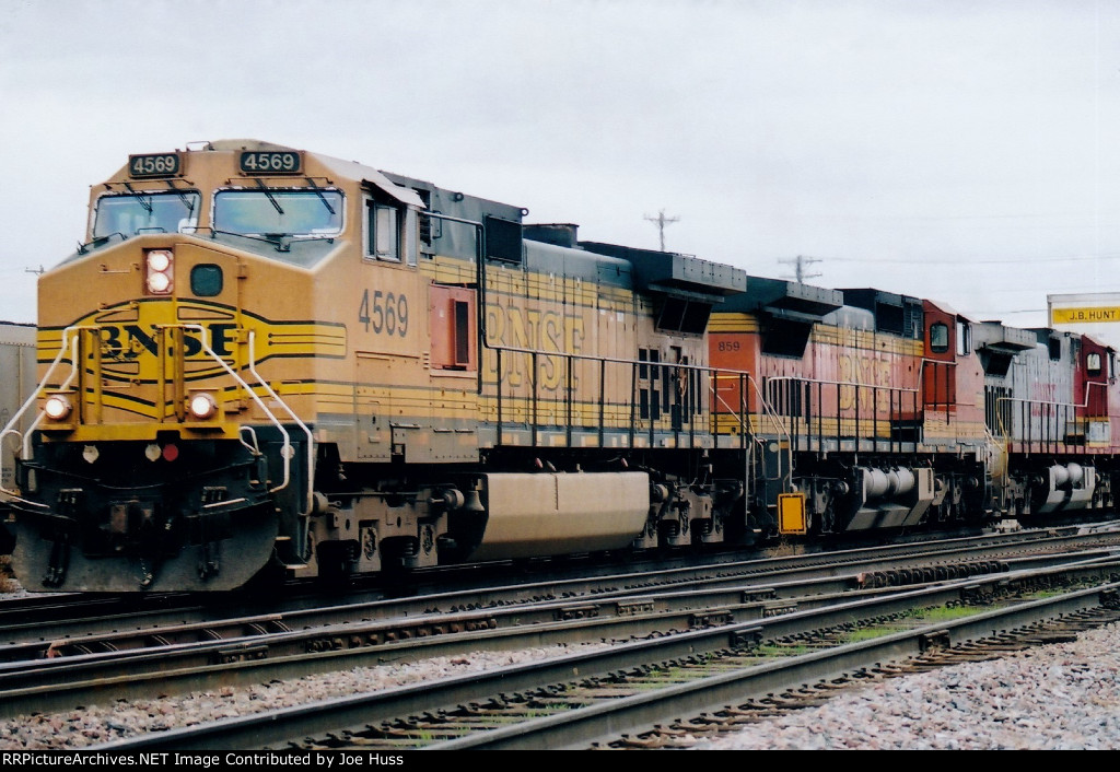 BNSF 4569 East